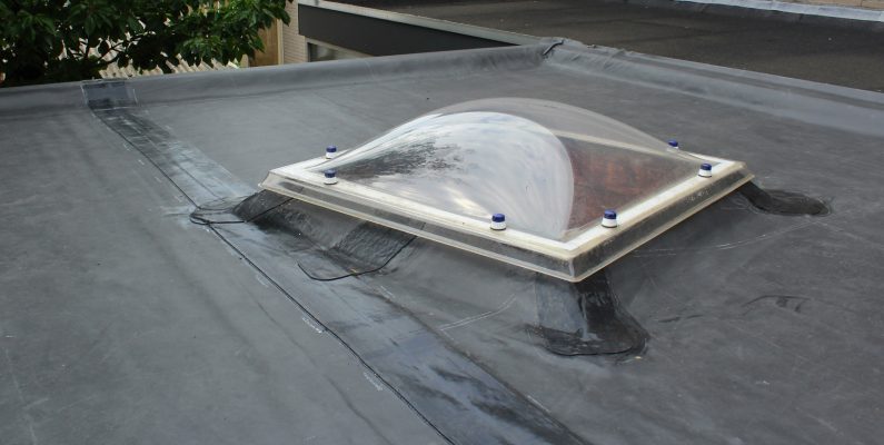 dakkoepel met flashing hoeken en tape