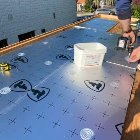 Isolatie platen aanbrengen